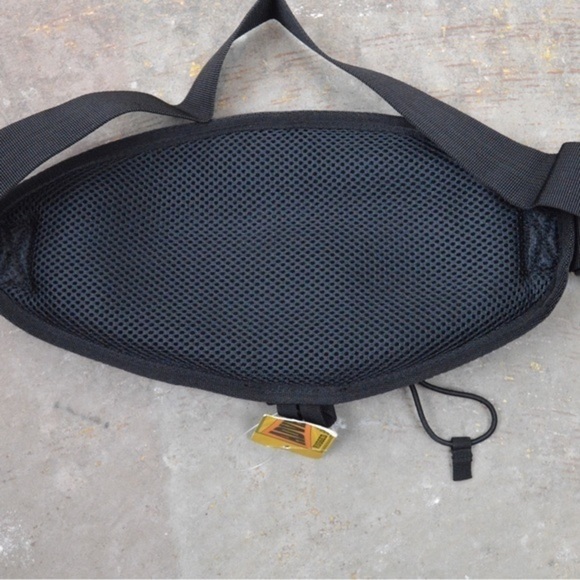 Adventuridge Floral Padded Adjustable Fanny or Crossbody Bag, New with Tag - Picture 8 of 9